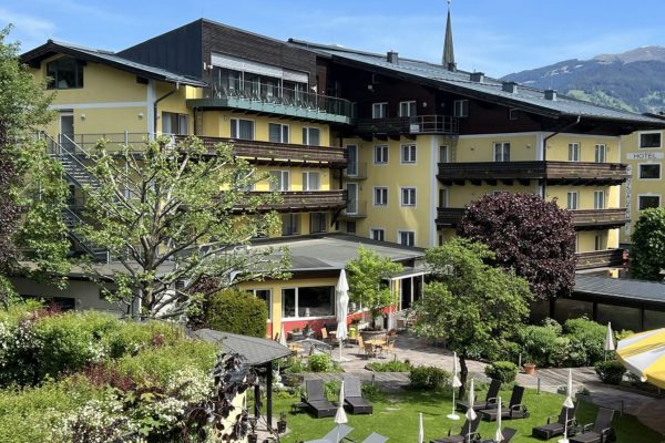 Hotel Der Schütthof im Sommer
